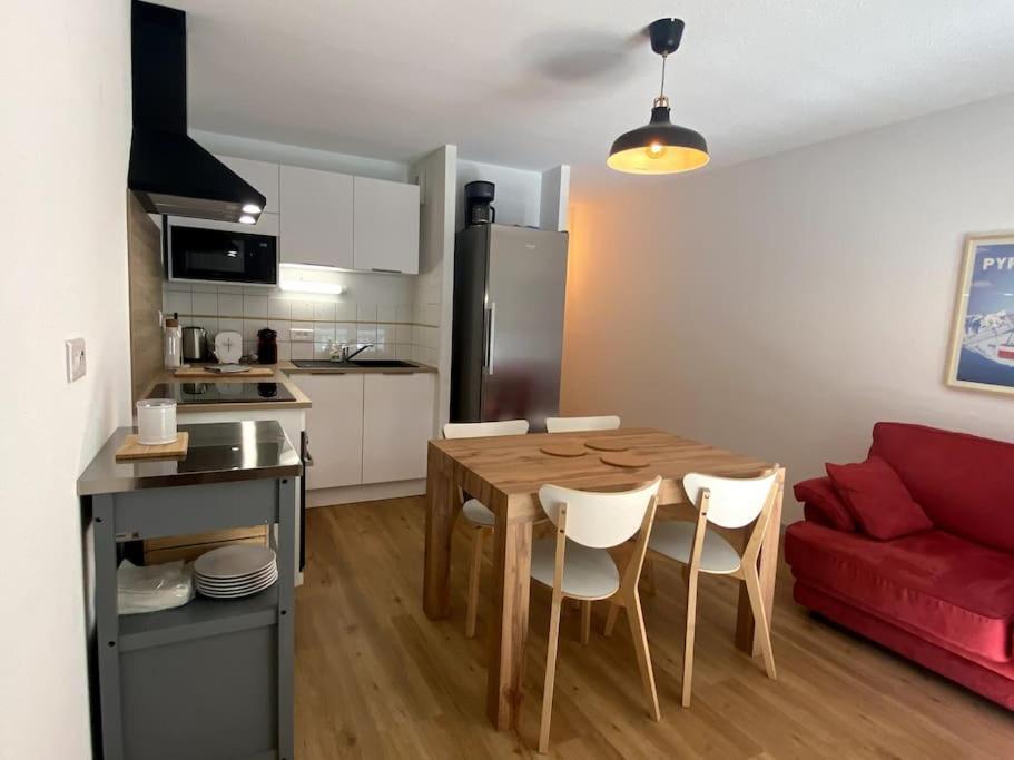 T3 Centre Ville Avec Parking, Balcon Et Wifi. 5P. Cauterets Exterior photo